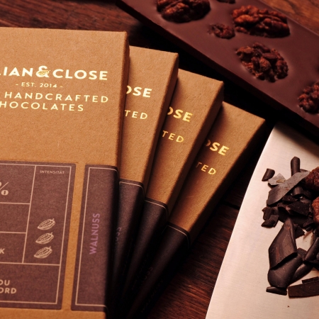 Bio Schokolade mit Perigord-Walnuss, 52% Kakao, 80g