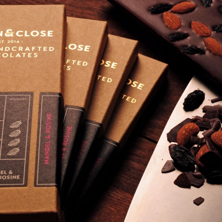 Bio Schokolade mit sizil. Mandeln & Schwarze Rosinen, 72% Kakao, 80g